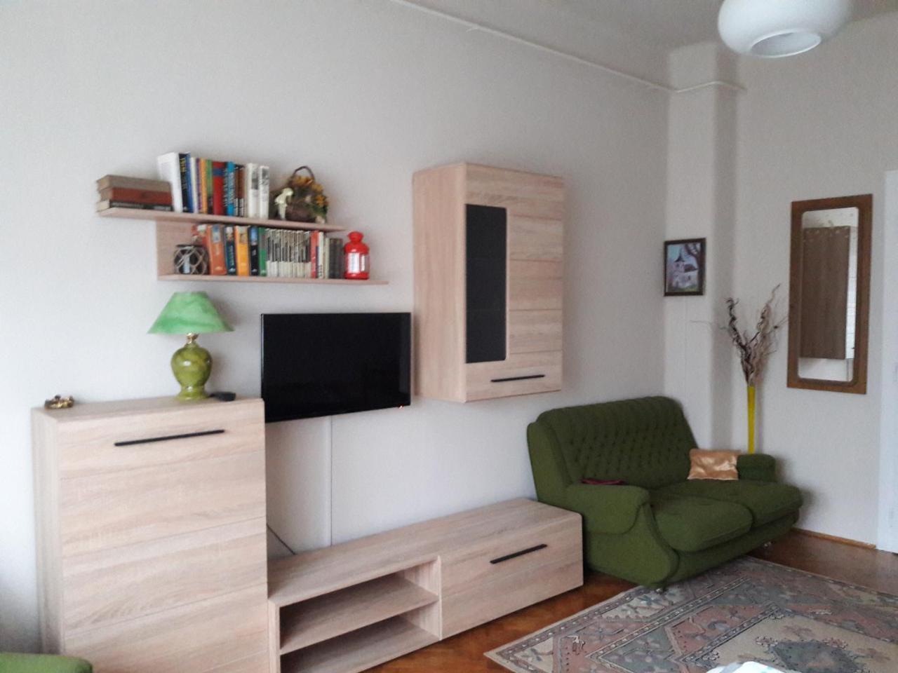 Avar Vendeghaz Matrafured Buitenkant foto